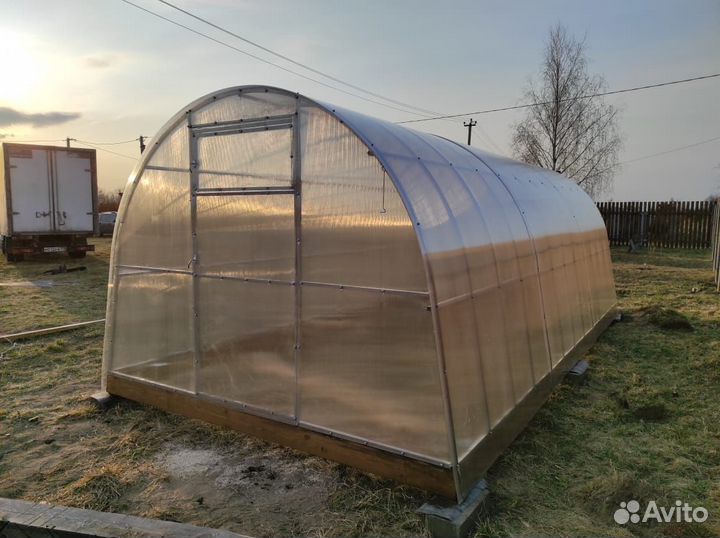 Теплица под поликарбонат