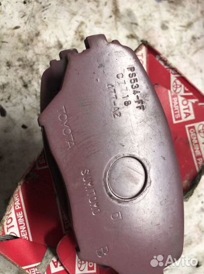 Тормозные колодки передние Toyota RAV4