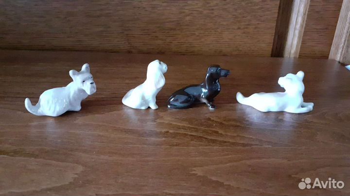 Миниатюрные статуэтки собаки