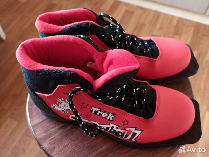 Лыжные ботинки