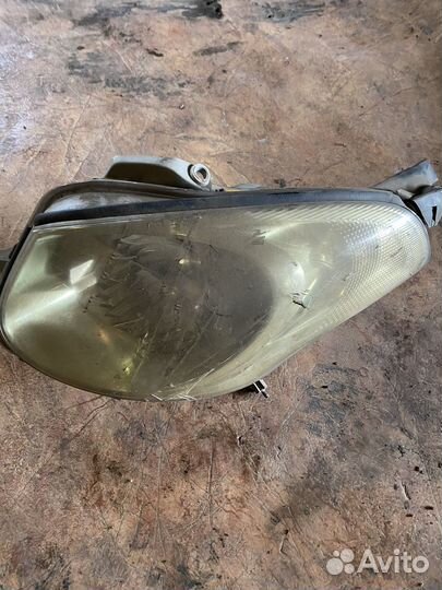 Передняя левая фара Toyota Verossa