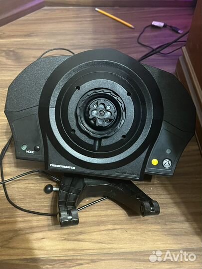 База thrustmaster t300 с педалями и баранкой