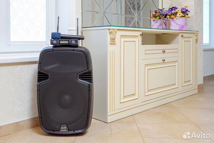 Аренда для праздника, банкетный зал с бассейном