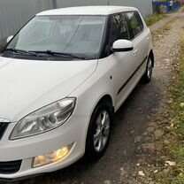 Skoda Fabia 1.6 AT, 2011, 180 000 км, с пробегом, цена 850 000 руб.