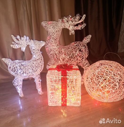 Светящийся новогодний олень
