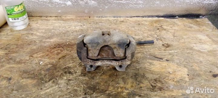 Суппорт передний левый ваз R14