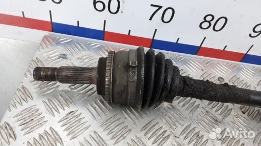 Привод передний правый toyota avensis T25 (8BR09N1