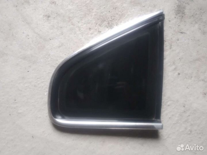 Стекло задней форточки Volkswagen Passat b5