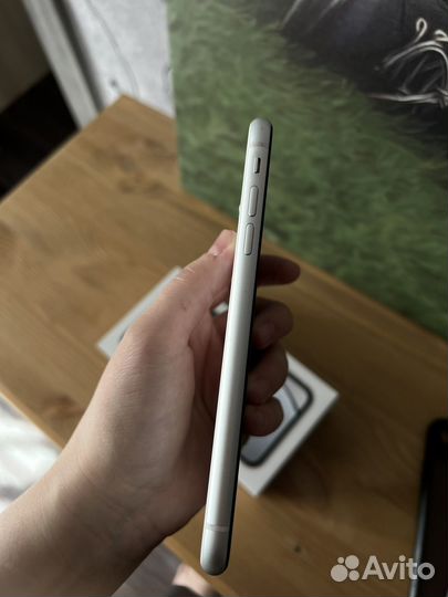 iPhone Xr, 64 ГБ
