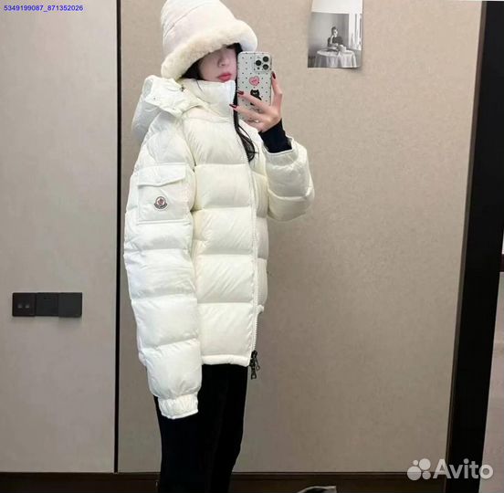 Стильный белый пуховик Moncler для холодов