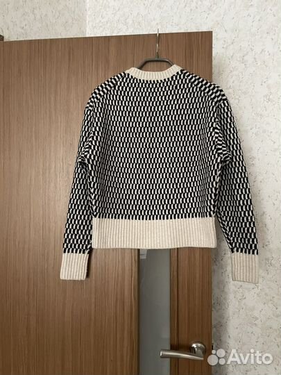 Свитер женский