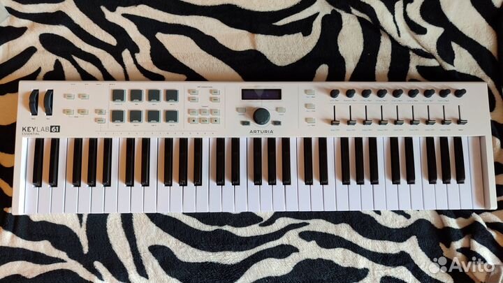 Миди клавиатура Arturia Keylab Essential 61