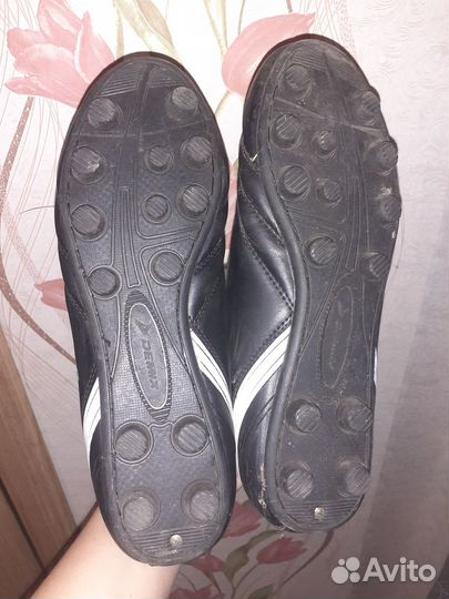 Футбольные бутсы