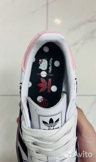 Женские кроссовки Adidas samba hello kitty