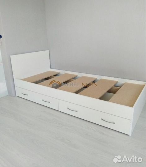 Кровать односпальная с яшиками