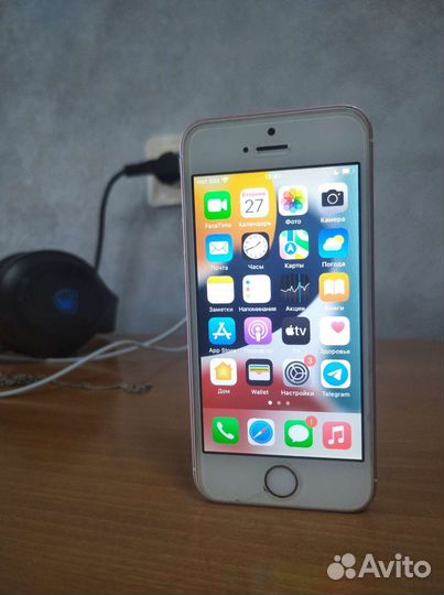 Телефон iPhone se