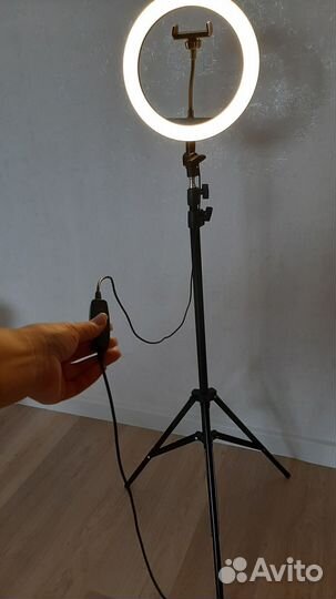 Кольцевая лампа со штативом