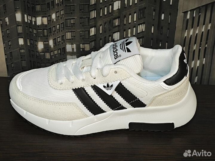 Кроссовки adidas женские белые