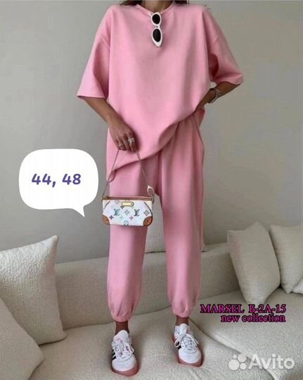 Спортивный костюм женский