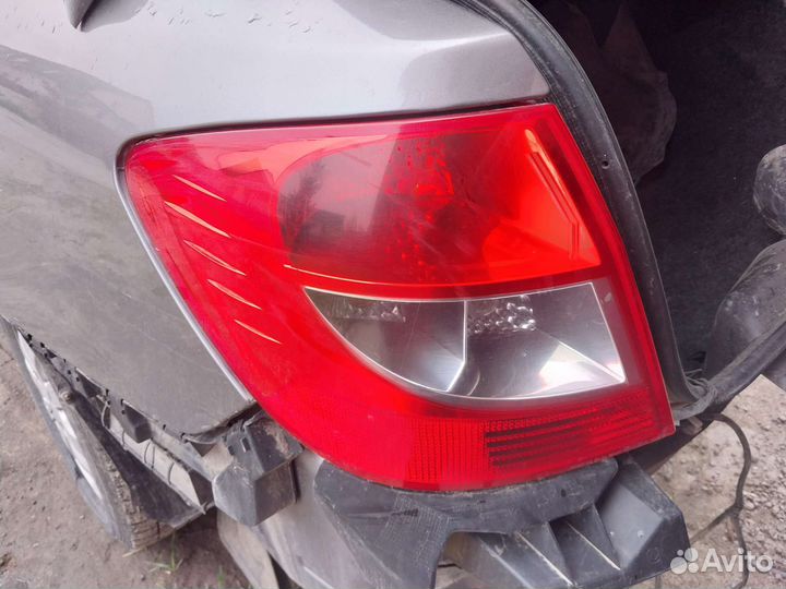 Фонарь левый Renault Symbol 2 2008-2012