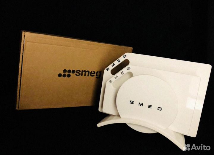 Удобный набор разделочных досок Smeg