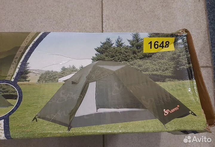 Палатка новая трехместная