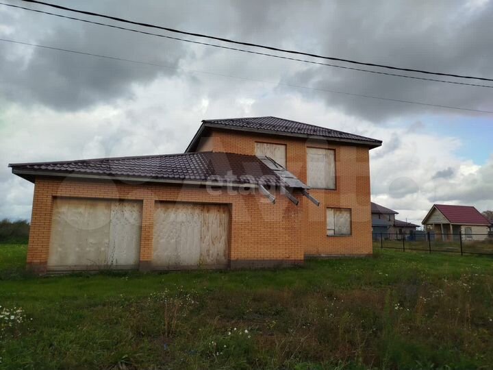 Коттедж 400 м² на участке 15 сот.