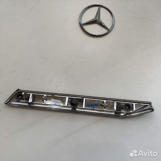 Молдинг торпеды левый Мерседес w164