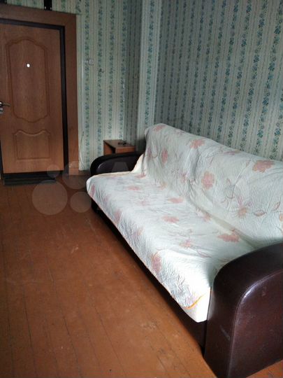 Комната 17 м² в 9-к., 1/4 эт.