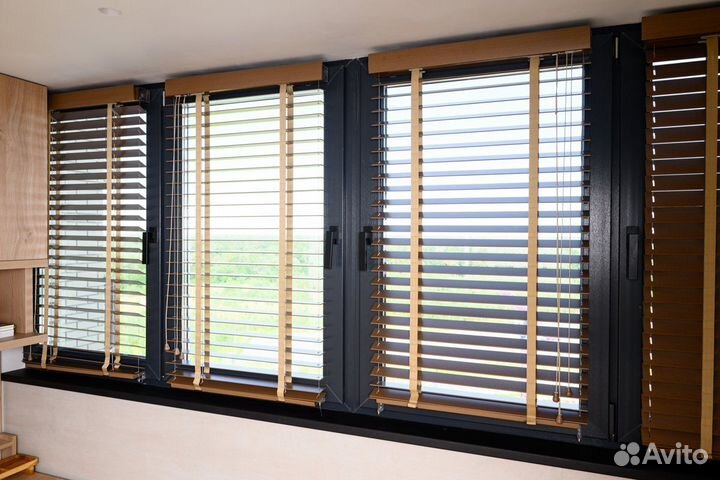 Жалюзи дерево RAL1797