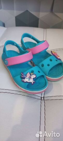 Босоножки для девочки crocs