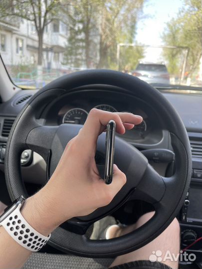 iPhone 11 pro max 64gb/sim