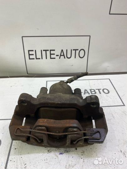 Суппорт тормозной передний Audi A3 8P 2010