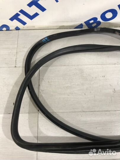 Уплотнитель двери задний левый KIA sportage 3 SL 2