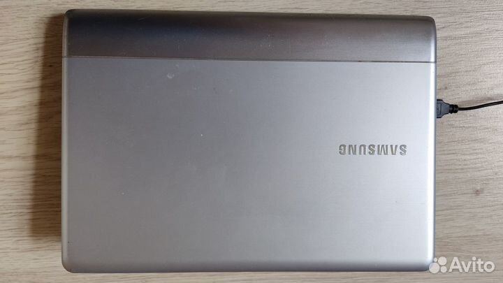 Ноутбук Samsung NP300U1A-A01RU