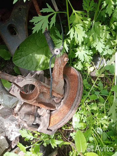 Кулак поворотный левый Ford Fusion