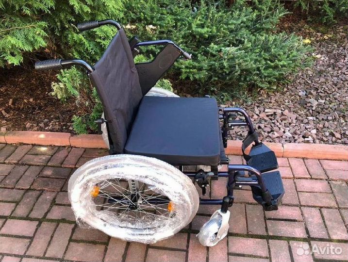 Инвалидная коляска прочная складная