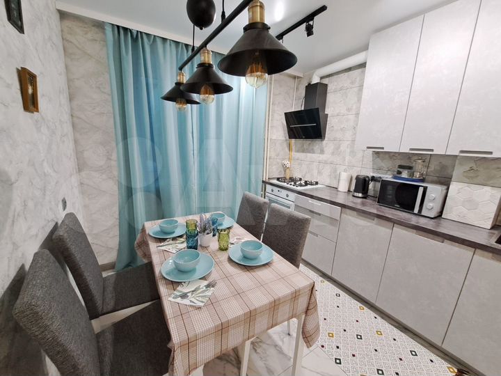 3-к. квартира, 70 м², 1/3 эт.