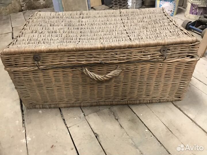 Корзина плетеная с крышкой старинная