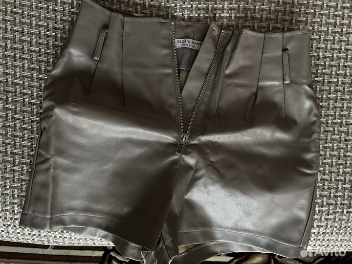 Кожаные шорты