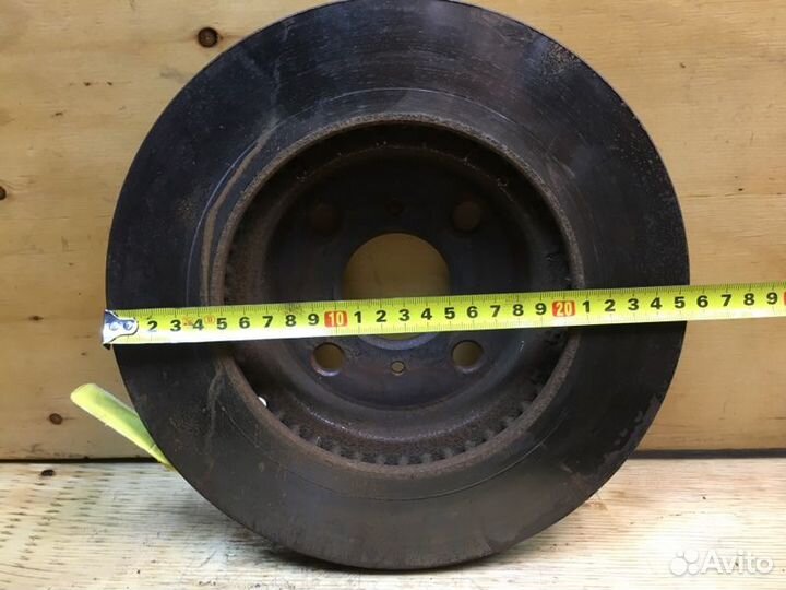 Диск тормозной передний правый Toyota Vitz SCP90