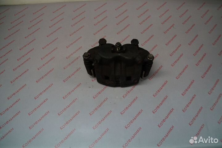 Nissan 41001-4N000 Суппорт тормозной передний R