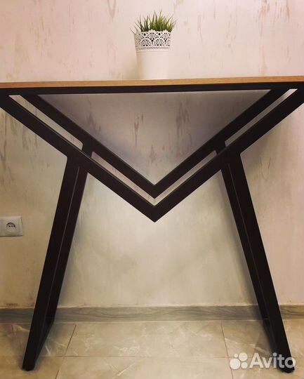 Консольный стол