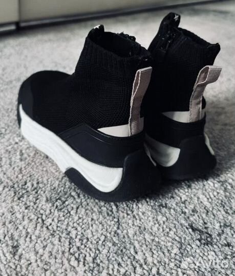 Кроссовки для девочки zara 32
