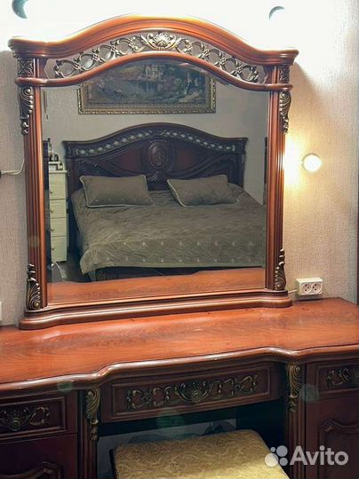 Кровать,шкаф и комод