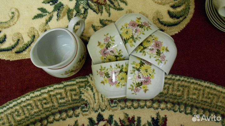 Сервиз кофейный, чайный и 3 салатницы