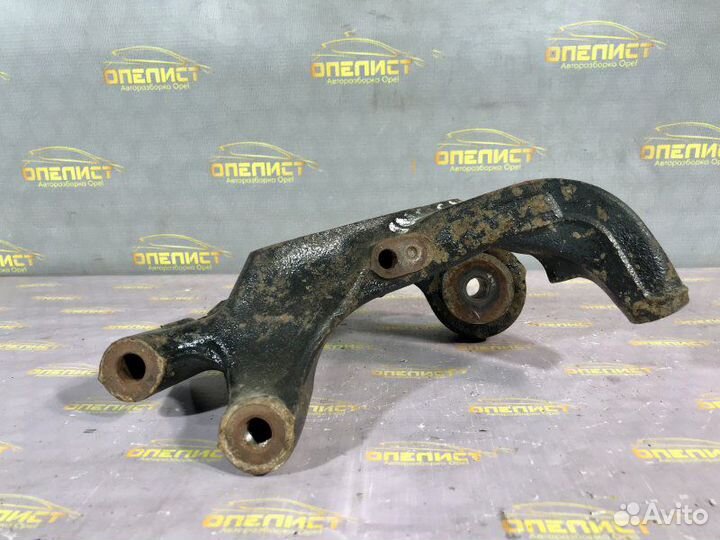 Кулак поворотный задний левый Opel Insignia A