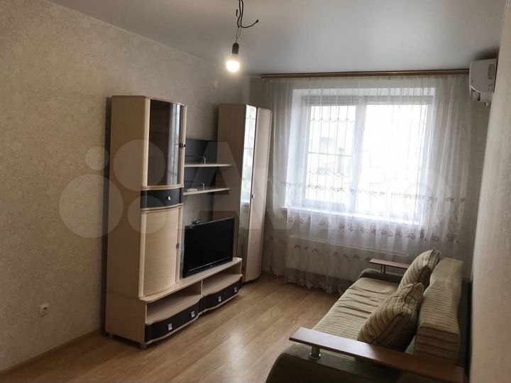 2-к. квартира, 52 м², 2/4 эт.