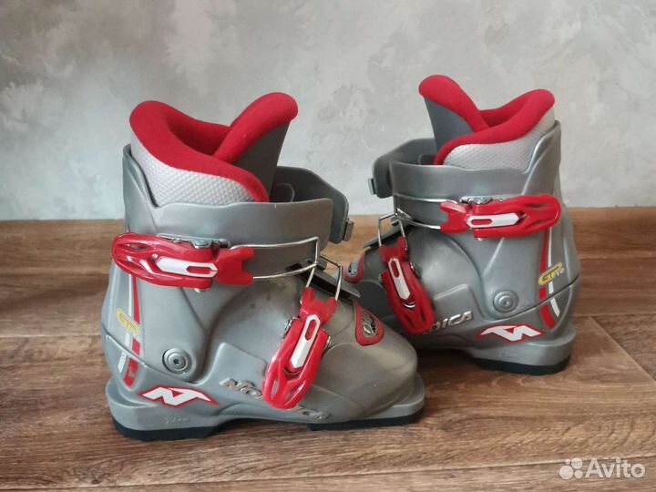 Горнолыжные ботинки детские