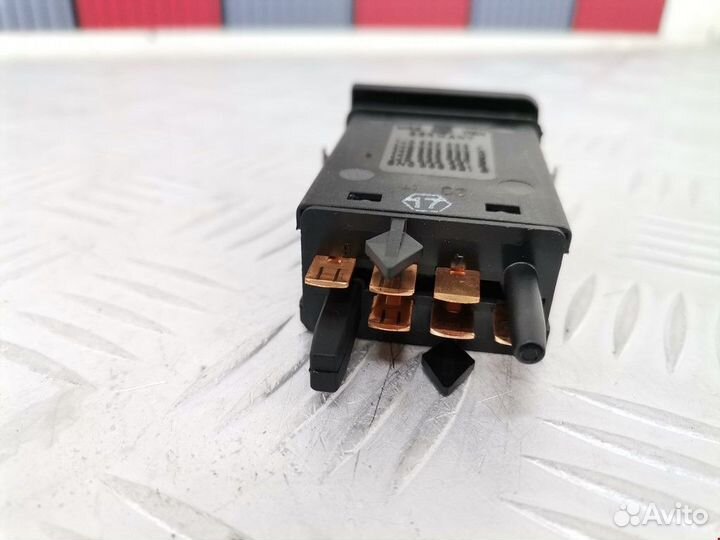 Кнопка обогрева сидений Volkswagen Golf 4 2003